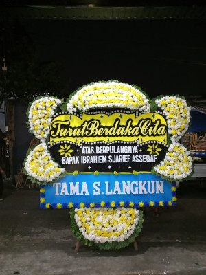 Papan Bunga Duka di Leihitu